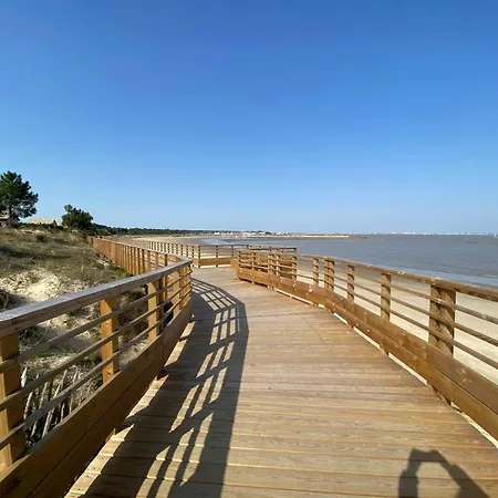 Sandra - Le Verdon, Medoc *