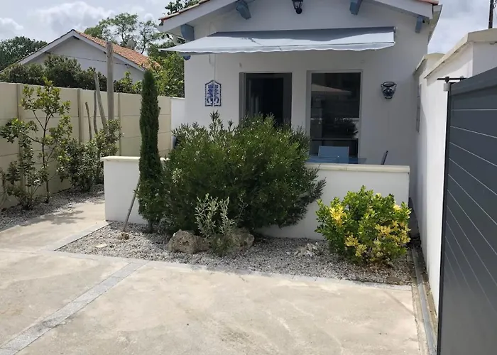 Sandra - Le Verdon, Medoc *